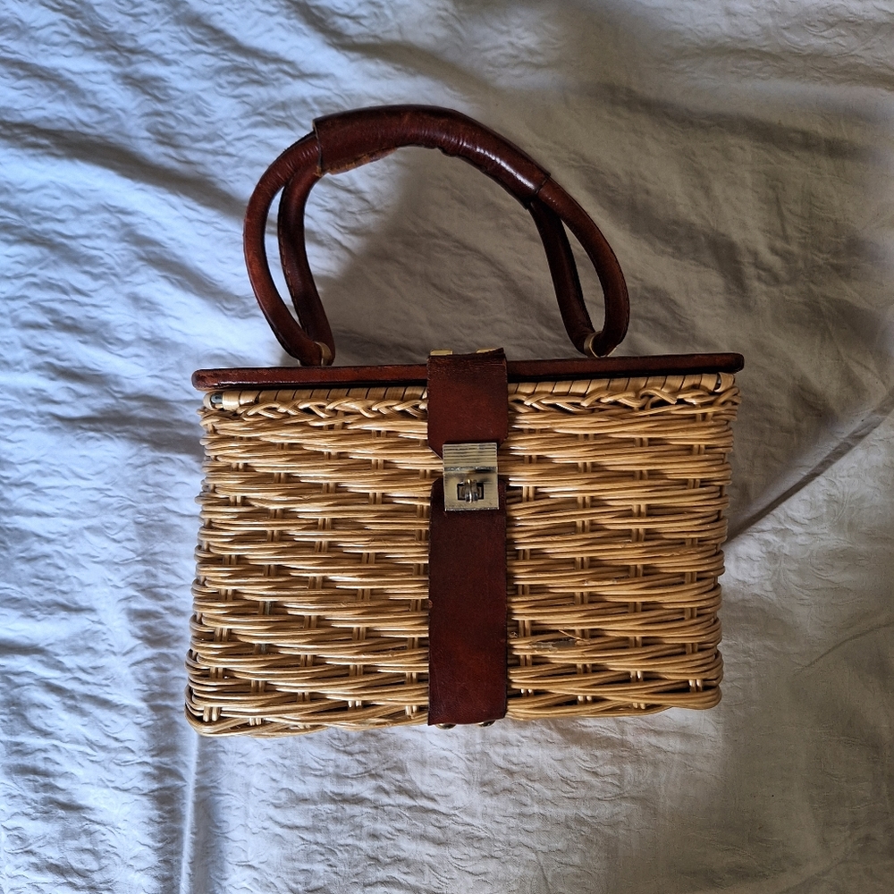 Vintage wicker purse